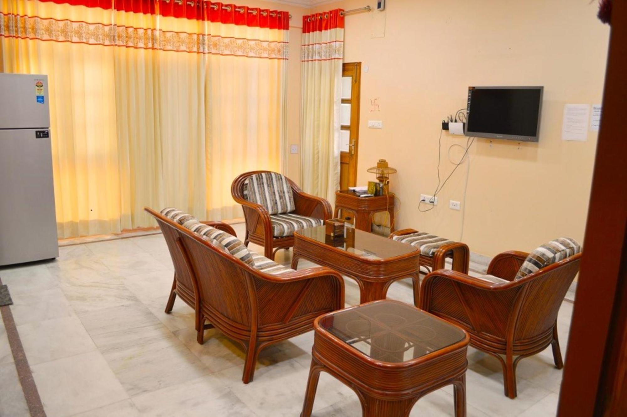 Fully Furnished Ish, Atithya Homestay With Various Amenities And Free Services In Lucknow, India Exterior foto